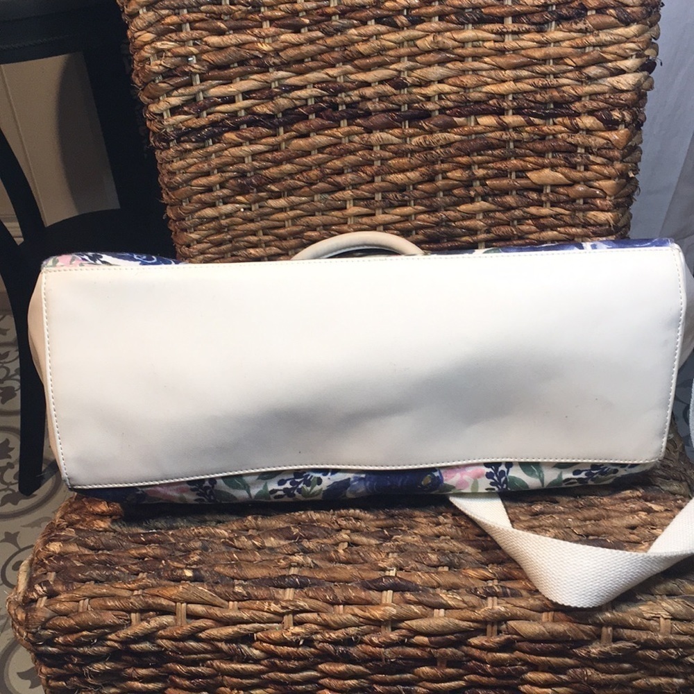 London Fog large floral handbag - Picture 9 of 10